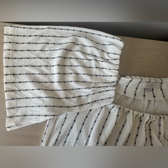 LOFT Dot Stripe Flutter Square Neck Top / Size Large (Never Worn) - Picture 3 of 12